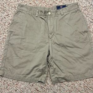 Vineyard Vines men’s dark khaki shorts size 35